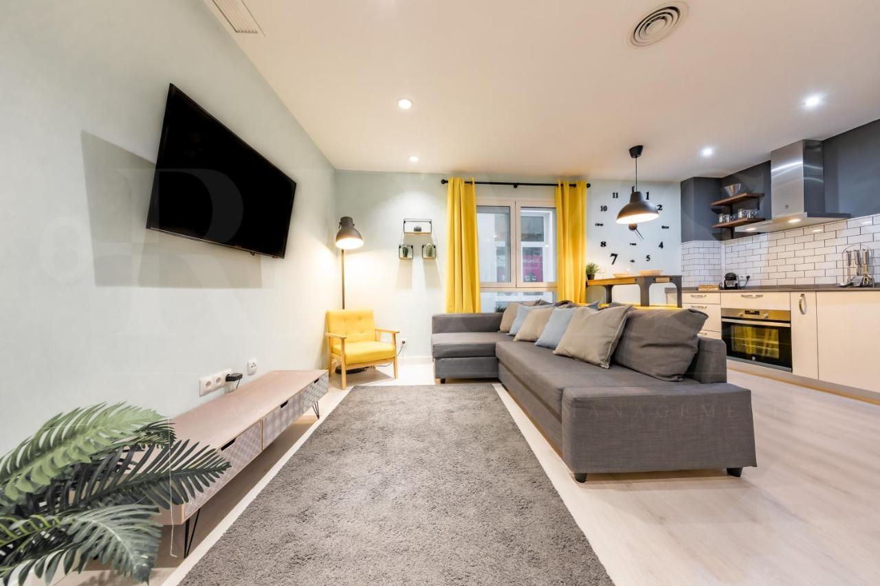 Stylish Apartment In The Historic Center 30 Meters From Calle Larios By Rems Малага Экстерьер фото